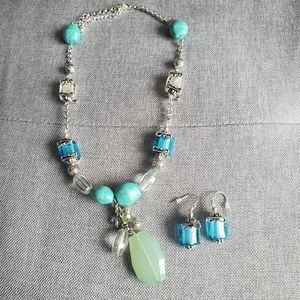 AVON Vintage Turquoise Colored Necklace Gift Set